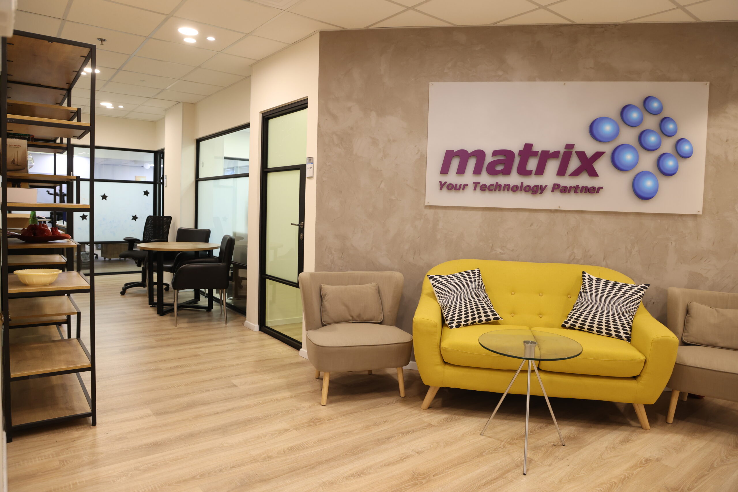 מעוף, כ- 1,300 מ