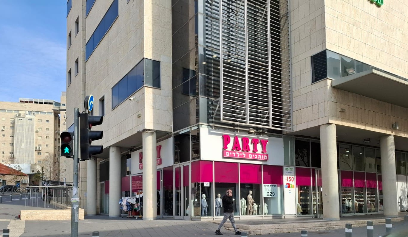 מגדלי הבירה, חנות, כ- 198 מ"ר ברוטו